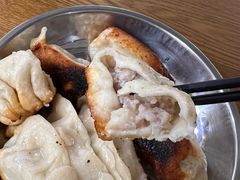 -黄阿姨锅贴大王(万航渡路店)