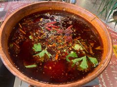 昆明寻甸酸菜牛肉火锅-云边嬢嬢·云南野料现摏火锅