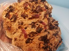 黑麦南瓜子提子欧包-PAPER STONE BAKERY(天环店)