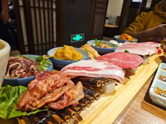 -明洞阿姨·韩式酱蟹烤肉·创意料理(三元桥店)