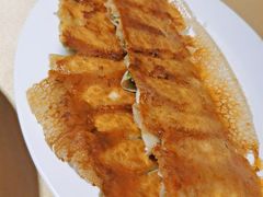 猪肉韭菜锅贴-大眼锅贴水饺(河东店)