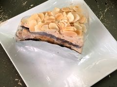 -莓园冰淇淋店
