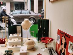 -LADY FAFA(巨鹿路陕西南路路口店)