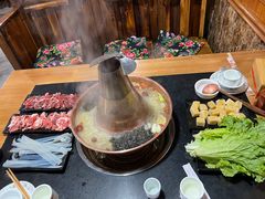 -果松木炭酸菜铜火锅·外婆参鸡汤