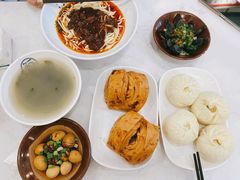 -李与白包子铺(桐梓林店)