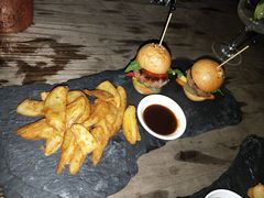 迷你鸭胸汉堡及炸薯角-AZUL by FUEL蓝色·法式酒馆(琶醍店)