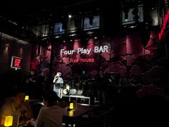 -FOUR PLAY BAR