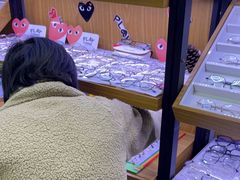 -美空眼镜·星趣控·新乐学·控优点合作店(周浦万达店)