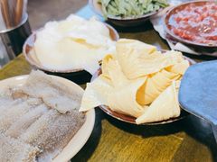 -黄潇洒老火锅(九眼桥宏济巷店)