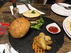 芝士汉堡-HIGH FIVE哈福手工汉堡(桂林路店)