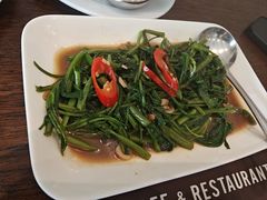 -Chom Cafe and Restaurant