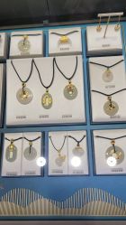 -周大福CHOW TAI FOOK(浦东八佰伴店)