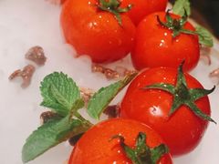 番茄脆菇沙拉-小大董·烤鸭(凤凰汇店)