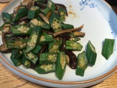 鸡枞菌炒秋葵-四方桌·福建客家土菜(德化梅园店)