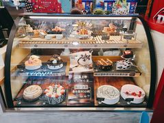 零售区-DQ·蛋糕·冰淇淋(大宁国际商业广场店)