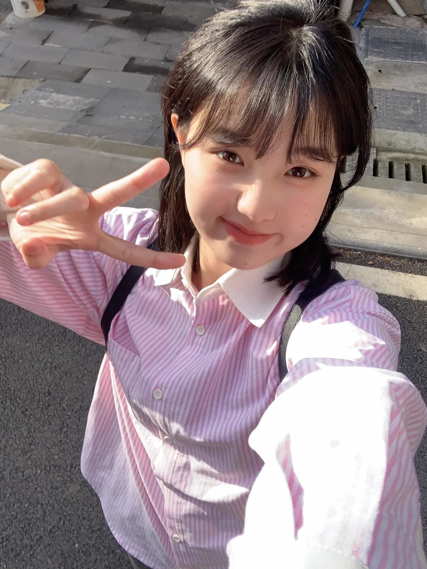 暖阳下的自拍日常