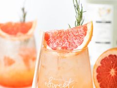 西柚苏打水-柯斗斗主题餐厅·狗咖·围炉煮茶·茶饮(国瑞升平里店)