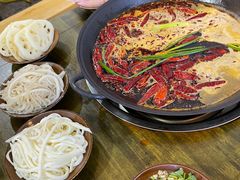 -黄潇洒老火锅(九眼桥宏济巷店)