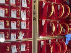 -恒一珠宝·回收黄金钻石奢侈品(灵岩南路店)