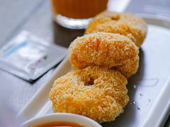 炸虾饼配泰国梅子酱-帕蓝·暹罗料理(大学路店)