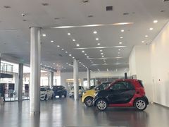 -天津波士信达奔驰4S店(卫津南路店)