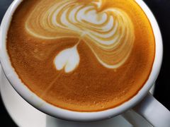 拿铁咖啡latte-BLAQ咖啡(骏豪店)