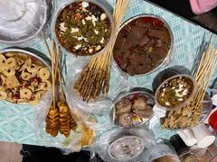 -梁老三麻辣鸡头(汝河小区店)