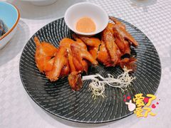 脆皮乳鸽-望乡楼上海菜(日月光店)