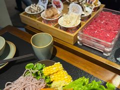 -菌自由丨野生菌火锅特色庭院餐厅(丽江古城店)