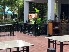 -Neary Khmer Restaurant