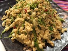 -香巴拉云南餐厅(华莱坞店)