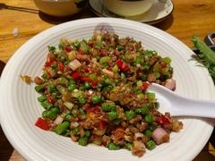 -老滇山寨•云南特色菜•地方菜•民族风情歌舞表演(金碧店)