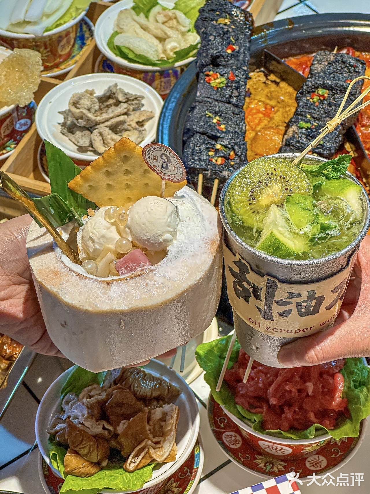 太满足了!串串爱吃什么拿什么,拿了满满一筐都不够吃!