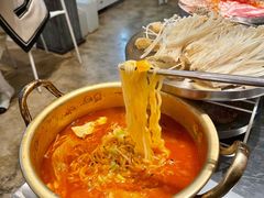 酸汤拉面-小肚皮饮食店