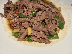 杭椒爆炒牛肉-新白鹿餐厅(金鹰新街口店)