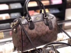 -COACH蔻驰(银泰店)