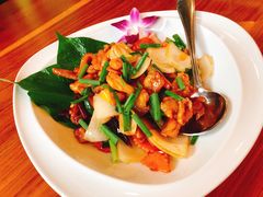 -Chom Cafe and Restaurant