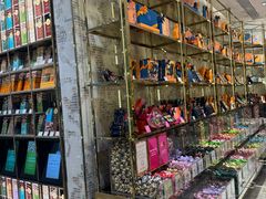 -VENCHI 闻绮(北京国贸商城店)