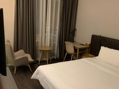 -汉庭优佳(成都一品天下蜀汉路东地铁站店)