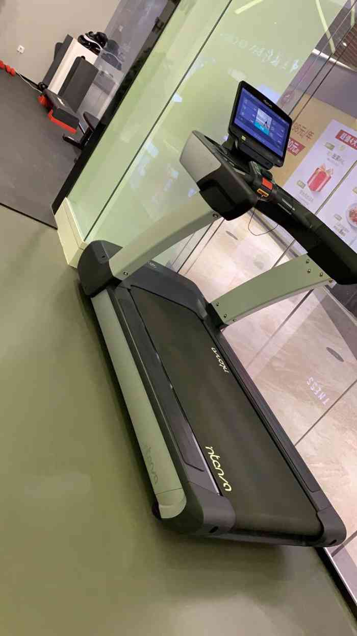 艾威健身(江湾城店)-"06抽中了霸王餐今天就来体验一下了!练.