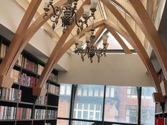 -钟书阁(松江泰晤士小镇店)