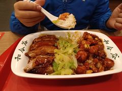 宫保鸡丁拼秘汁鸡排盖饭-和合谷(北新桥店)