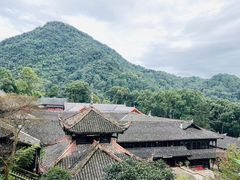 -峨眉山报国寺