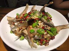 干煸刁子鱼-久久湖北菜