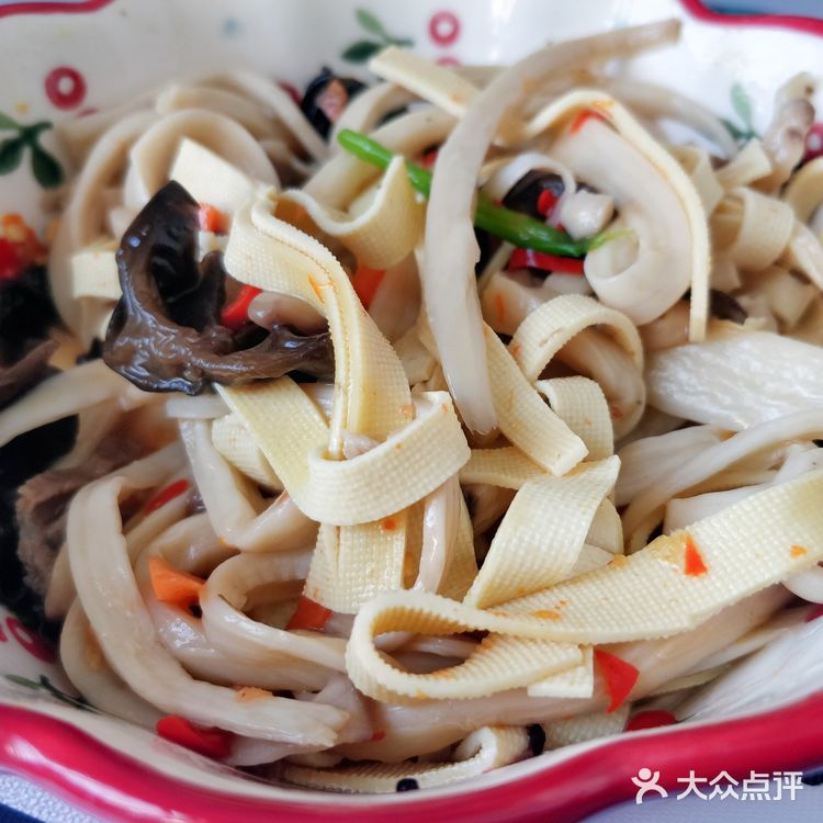 给家里的大美眉准备一份早餐吧[加油]八宝山药粥+寓意满满的小福袋