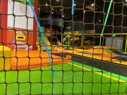 -蹦蹦跳跳(新奥购物中心店)