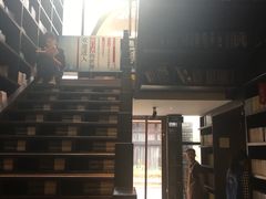 -钟书阁(松江泰晤士小镇店)