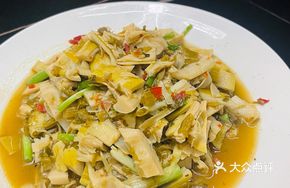 Bamboo Shoots Stir-fried with Pickled Vegetables
