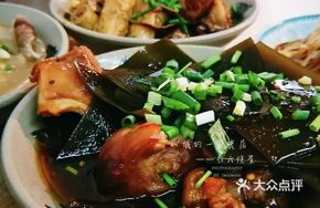 Braised Pig Trotter with Kelp