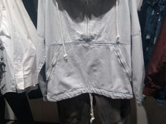 -URBAN REVIVO(高德置地广场·春广场店)